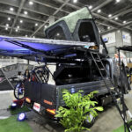 【画像】トラックで眠って遊ぶ！　普通免許で乗れる「いすゞ・エルフミオ」が常識を変える 〜 画像1