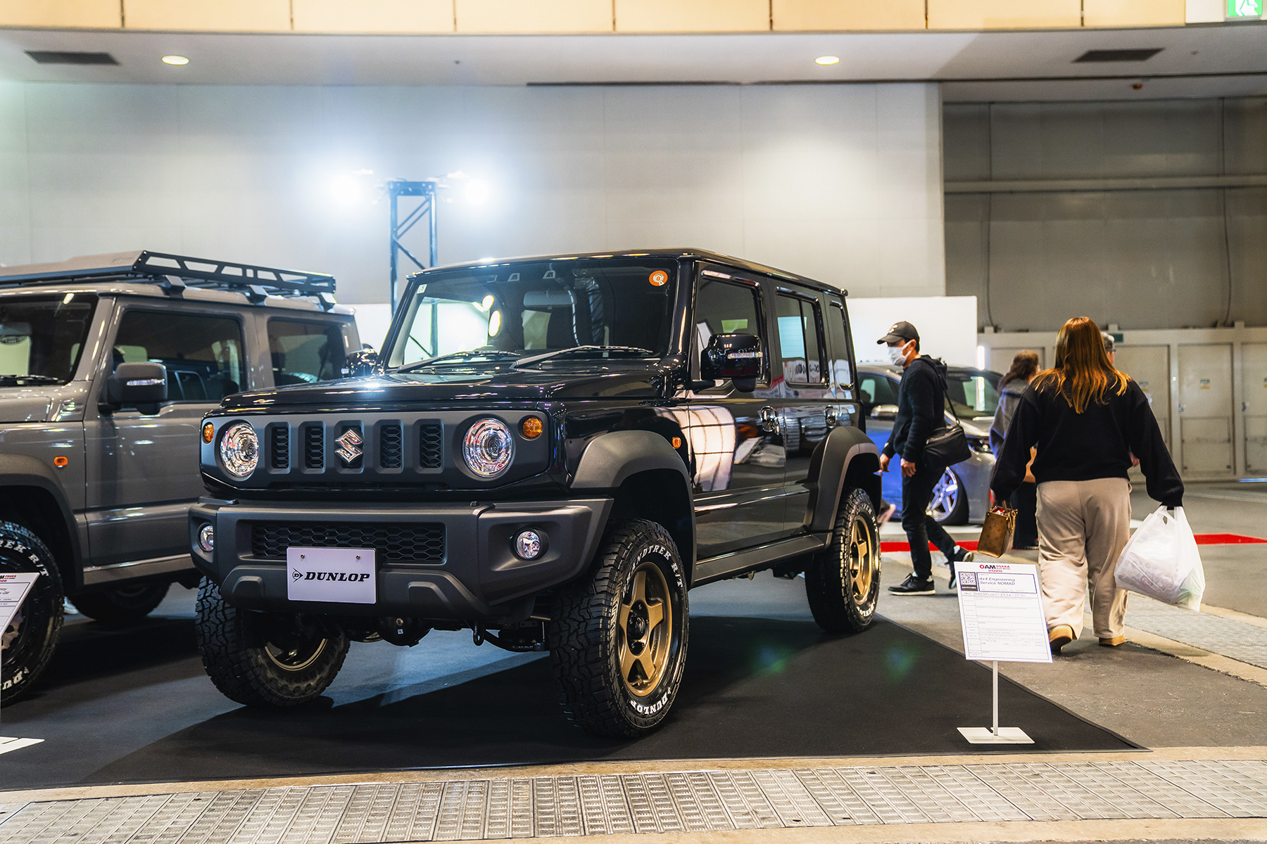 大阪オートメッセ2026のダンロップブースに展示されていた4x4エンジニアリングのデモカー（ジムニーノマド）