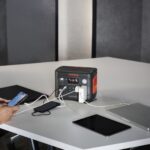 【画像】10年耐久のJackery新型ポタ電は「2口AC出力」と停電対策をコンパクトボディで実現 〜 画像1
