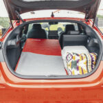 【画像】「ニトリのマット」で激変！　スポーツハッチのシビックRSで作る常識破りの車中泊術 〜 画像1