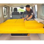 【画像】騒音ゼロで年中快適！　車中泊ベースに注目の最新EV「Kia PV5」専用ベッドキット登場 〜 画像1