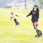 【画像】雪がなくてもスキー・スノボができる「サマーゲレンデ」とは？　夏特有の装備や注意点を解説 〜 画像1