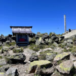 【画像】日光白根山はロープウェイで登れる百名山。山頂の絶景を満喫し昭和5年創業の温泉で汗を流す 〜 画像1