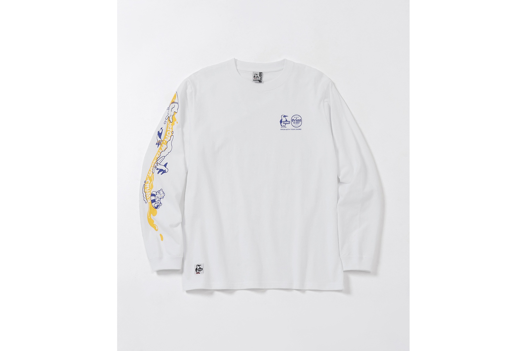 オリオンビールとCHUMSの2026秋冬コラボ「OWYCカンパイSurf Long Sleeve T-shirt」色:ホワイト