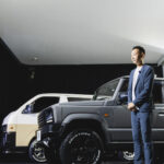 【画像】フレックス発「黒顔のハイエース＆ジムニー」。家族の車でも「ギア感」は妥協しない 〜 画像1