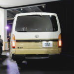 【画像】フレックス発「黒顔のハイエース＆ジムニー」。家族の車でも「ギア感」は妥協しない 〜 画像1
