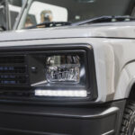 【画像】フレックス発「黒顔のハイエース＆ジムニー」。家族の車でも「ギア感」は妥協しない 〜 画像1