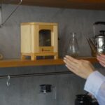 【画像】効率より「待つ時間」を楽しむ燻製器！　檜とガラスで見た目も煙も美しい「ちいさなスモーク木ばこ」 〜 画像1