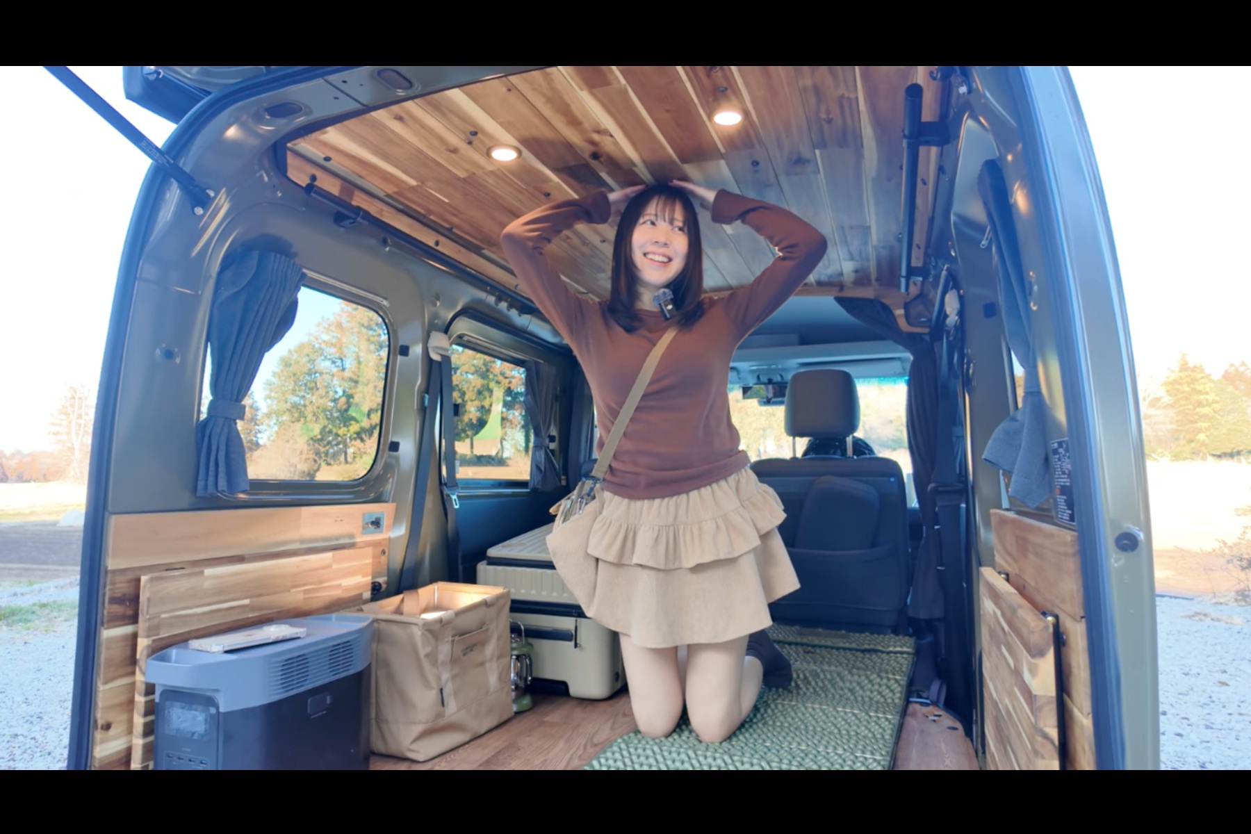 ハイゼットカーゴの車内の広さを体感するYouTubeチャンネル『ありキャン - Arisa Camp - 女子アウトドア』