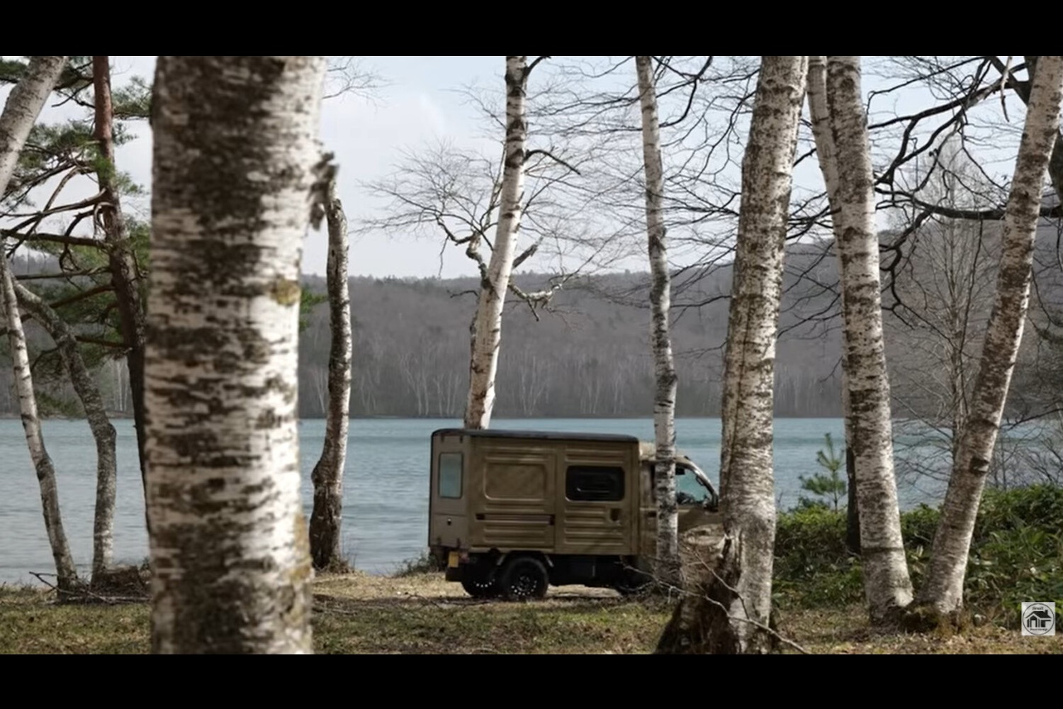 湖畔に到着したSmall base campさんの愛車