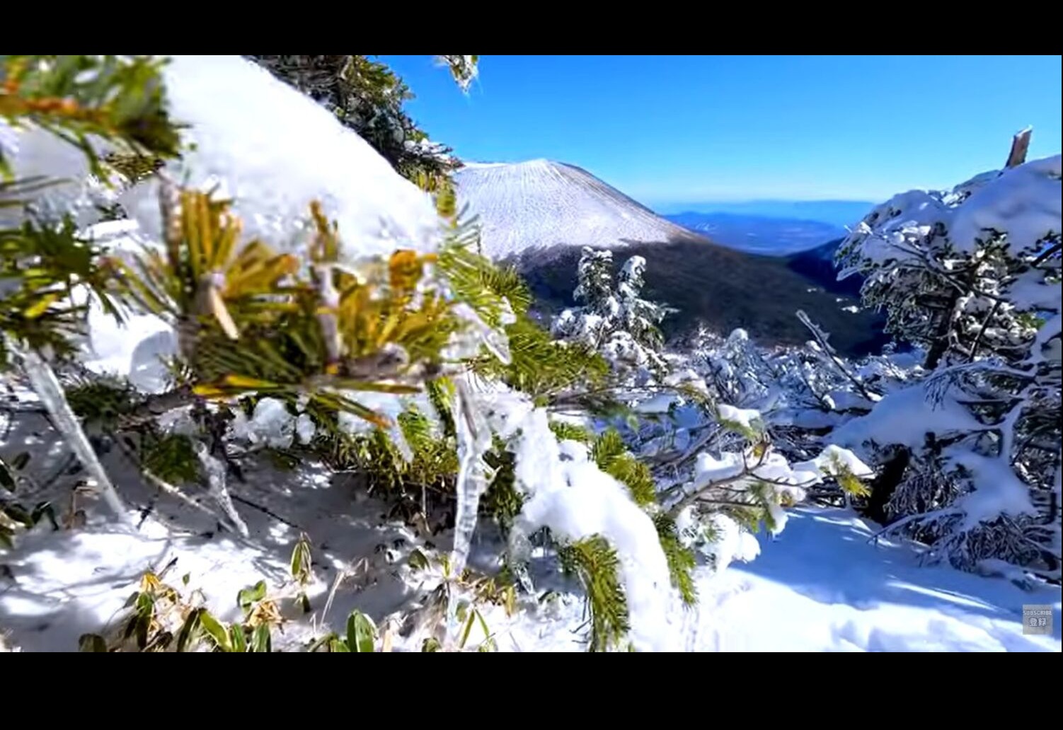 気温2度の黒斑山山頂